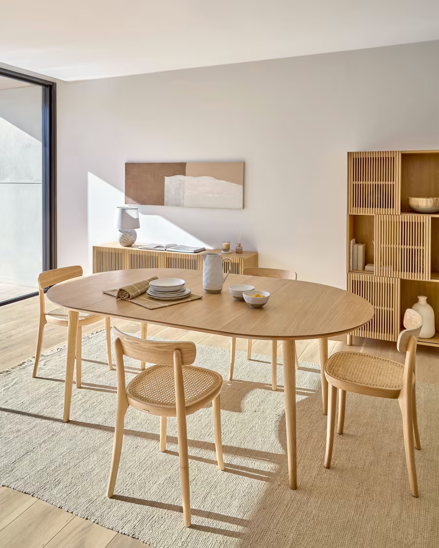 OQUI extendable table