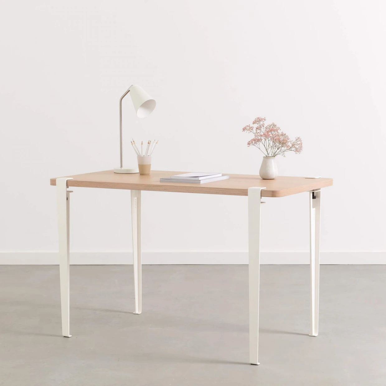 Tiptoe Desk